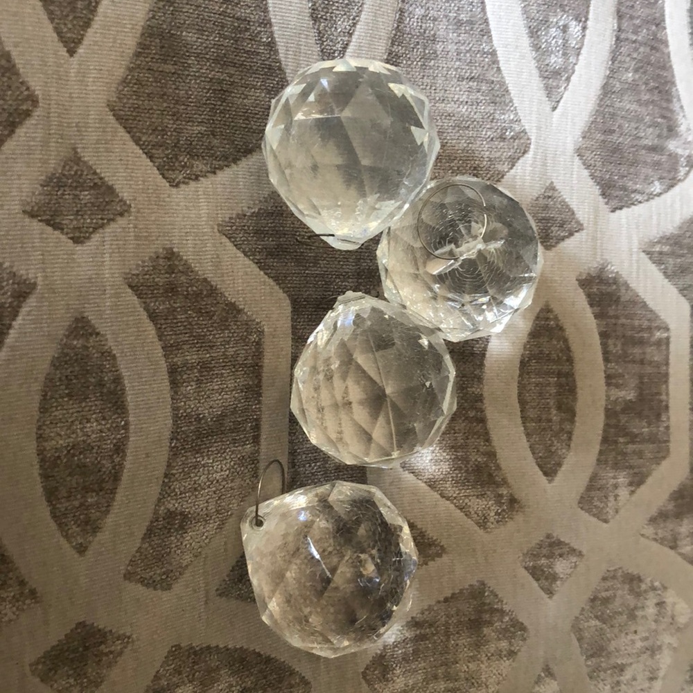 Clear Crystal Balls ( 61 items)